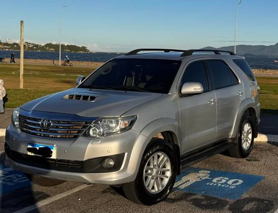 TOYOTA HILUX SW4 3.0 SRV 4X4 16V TURBO INTERCOOLER DIESEL 4P AUTOMÁTICO
